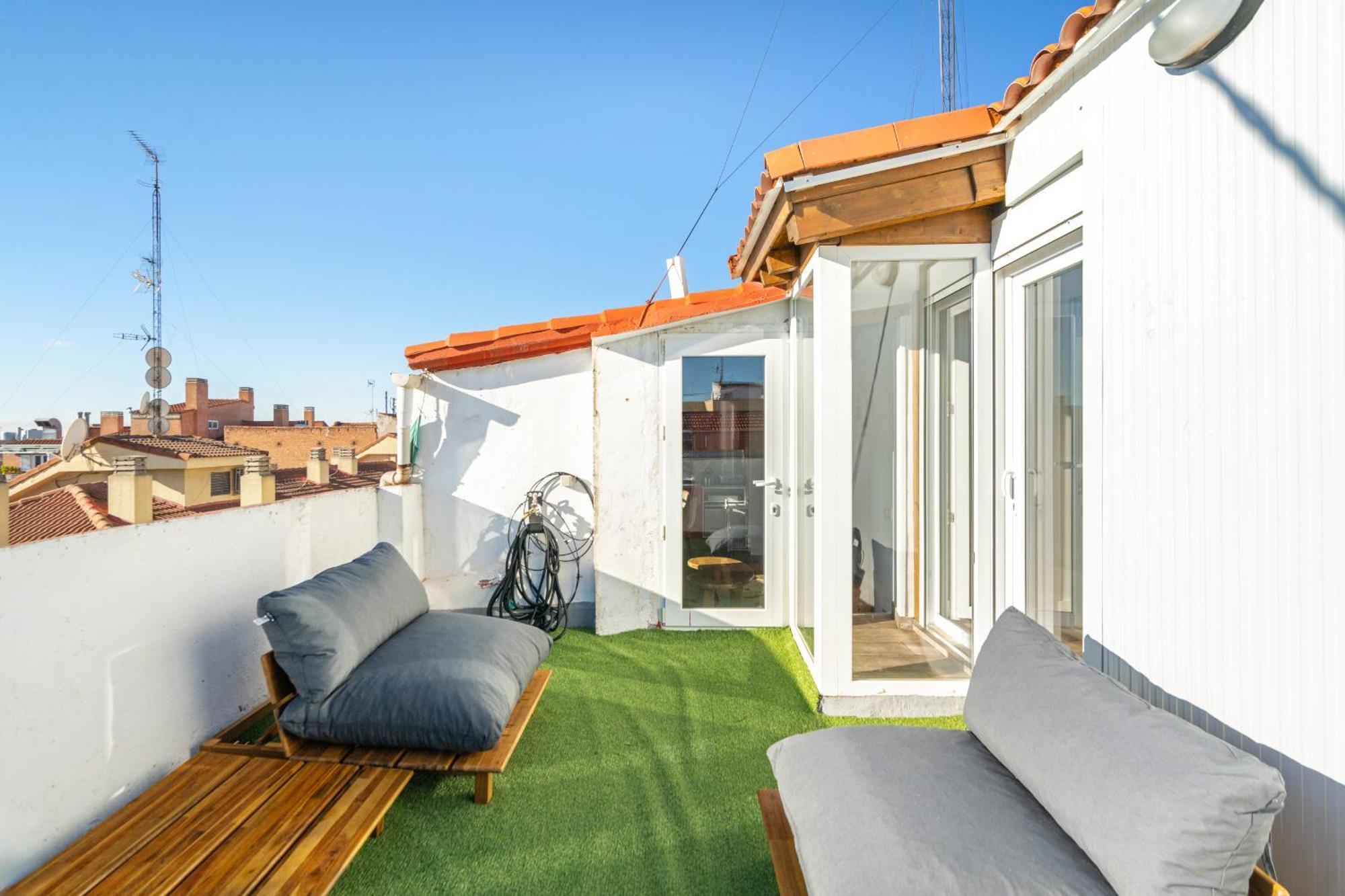 Апартаменты Atico Con Terraza En Lavapies Alquiler Temporal Мадрид Экстерьер фото