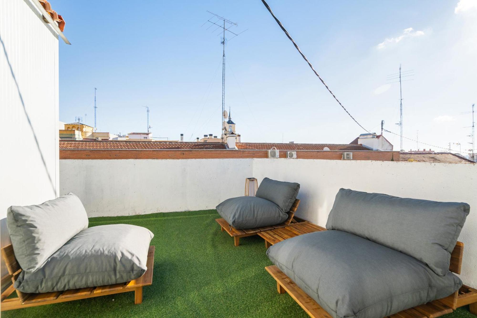 Апартаменты Atico Con Terraza En Lavapies Alquiler Temporal Мадрид Экстерьер фото